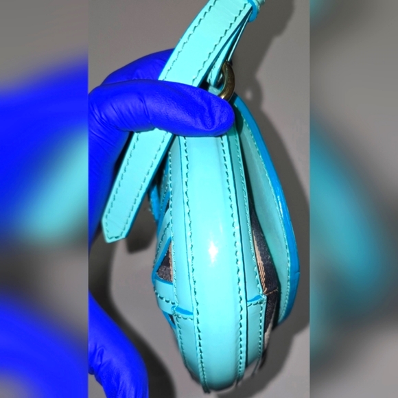 Authentic Burberry Limited Edition Stitch 3 in 1 Shoulder, Clutch, Crossbody EUC - Picture 8 of 16